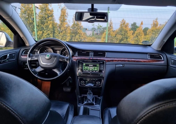 Skoda Superb cena 37900 przebieg: 299251, rok produkcji 2012 z Czarne małe 596